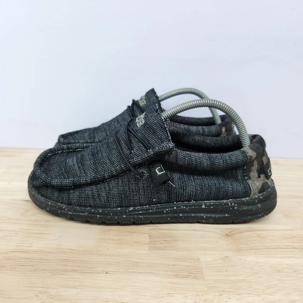 Hey Dude Wally Stretch Midnight Bunker Mens Shoes Size 8 Black Camo